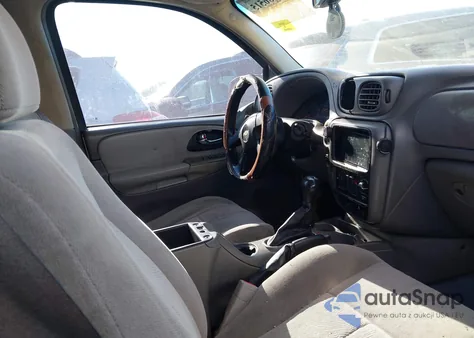 2005 Chevrolet Trailblazer Ls from USA, damaged, VIN 1GNDT13S752163162